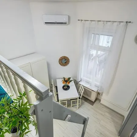 Buda Vista Bliss Apartment